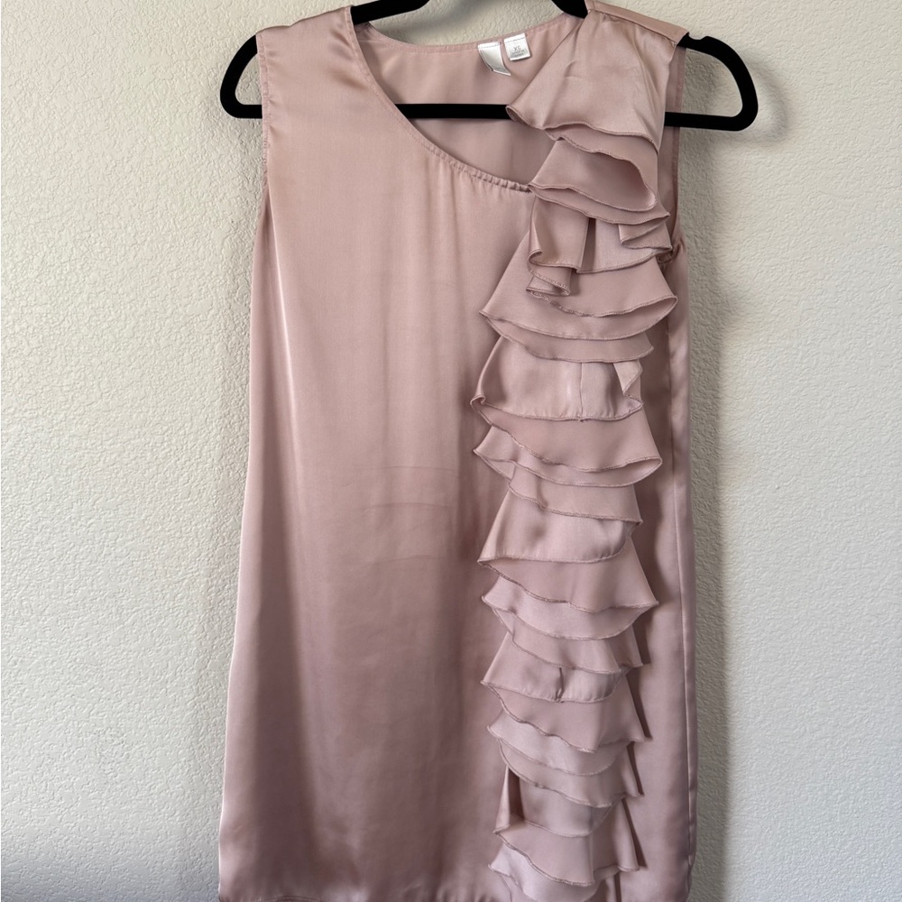 Elegant Ruffled Sleeveless Dress in Blush